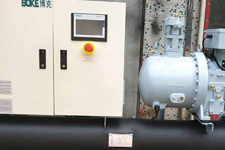 如何預(yù)防風冷螺桿式冷熱水機組受潮？